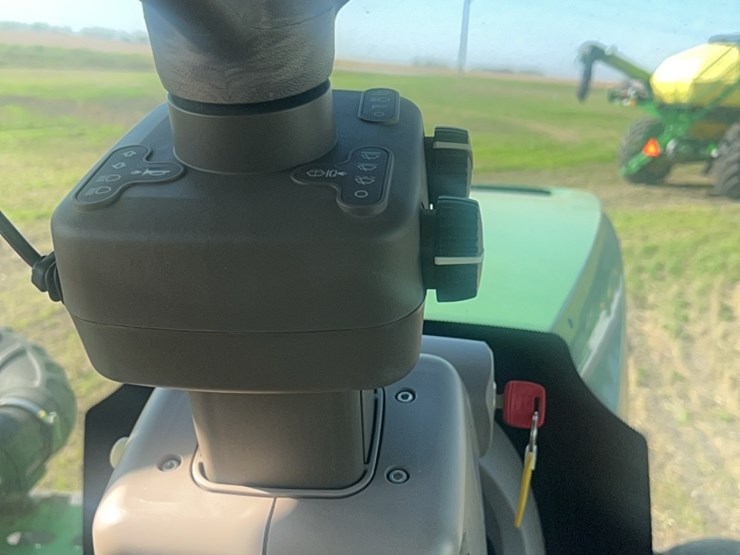 2016-john-deere-9520r-image-161