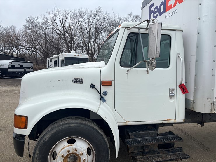 2000-international-4700-image-8