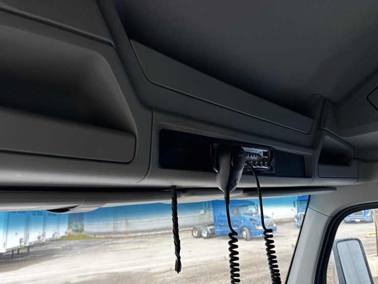 2022-kenworth-t680-image-47