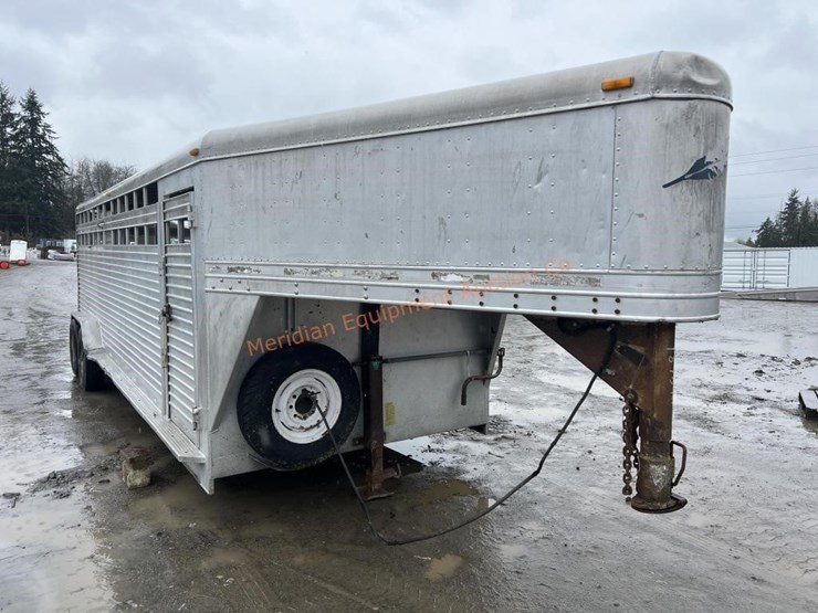 1996-featherlite-8120-image-6