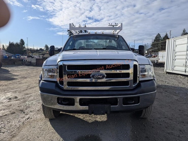 2005-ford-f550-xl-image-11