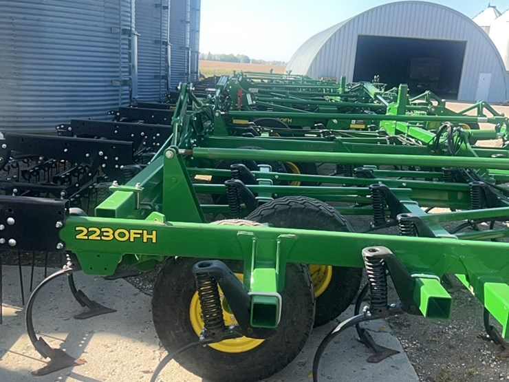 2024-john-deere-52-image-54