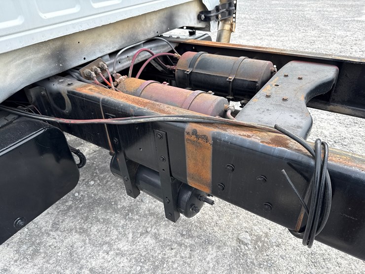 1994-ford-f800-image-23