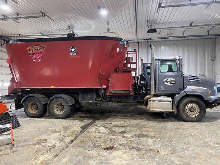 2019-western-star-4700sb-image-4