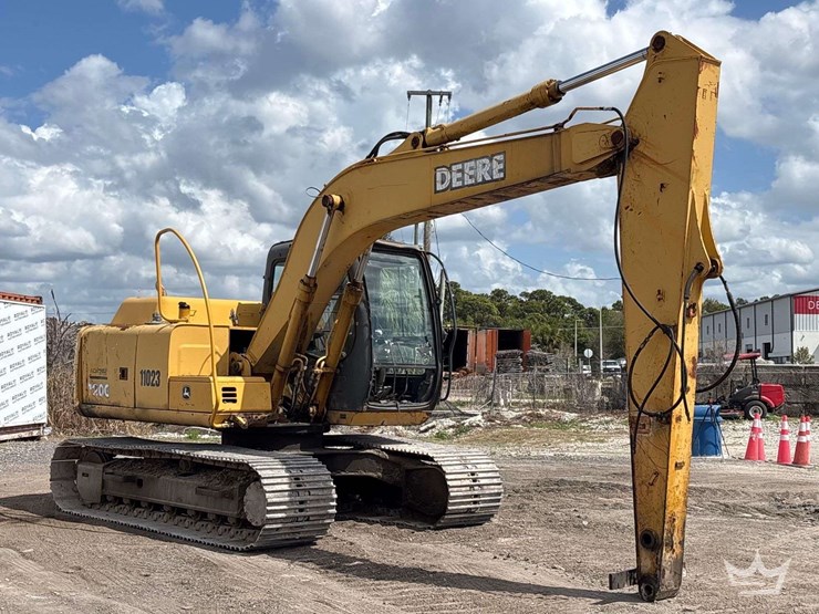 2006-deere-120c-image-2