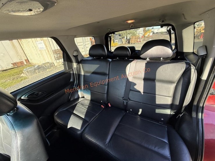 2005-ford-escape-image-25