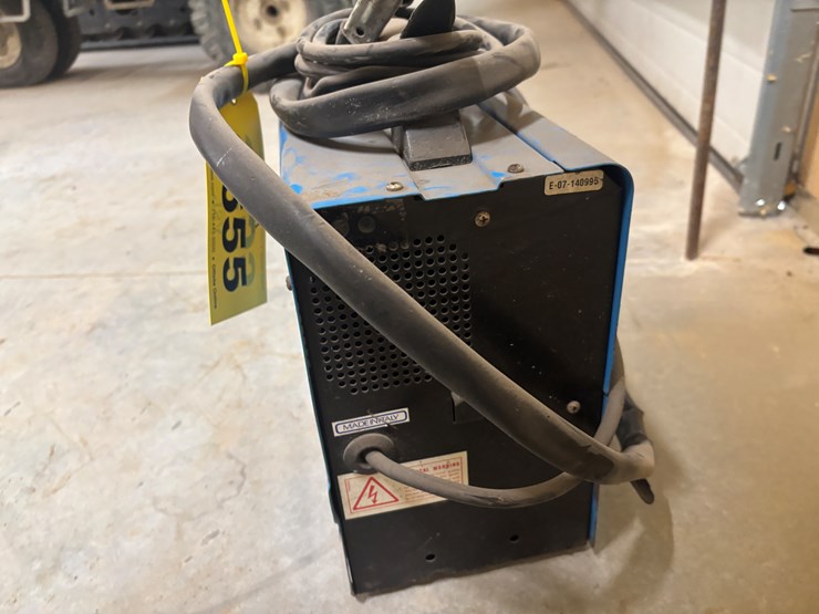 #3655-•-clarke-95-mig-welder-image-3