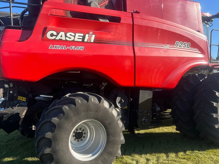 2023-case-ih-8250-image-14