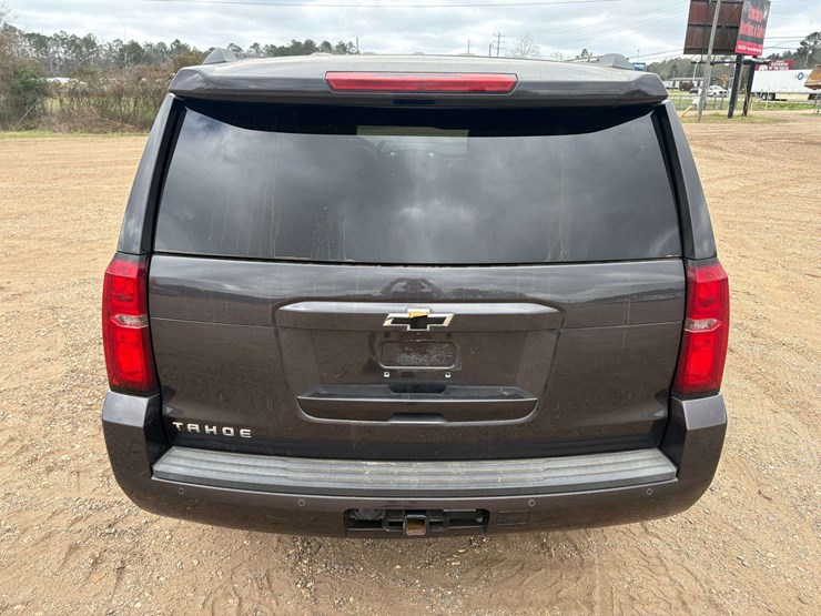 2015-chevrolet-tahoe-lt-image-6