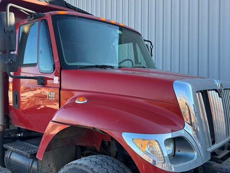 2002-international-7400-image-11