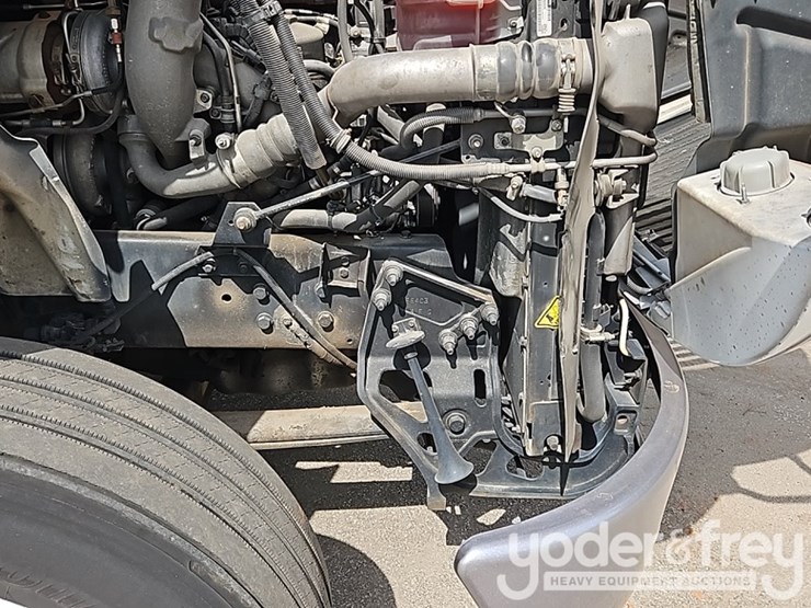 2017-international-8600-image-36