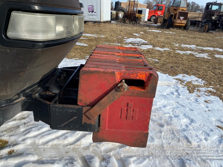 #125-•-2001-case-mx200-magnum-tractor-(colfax,-wi)-image-41