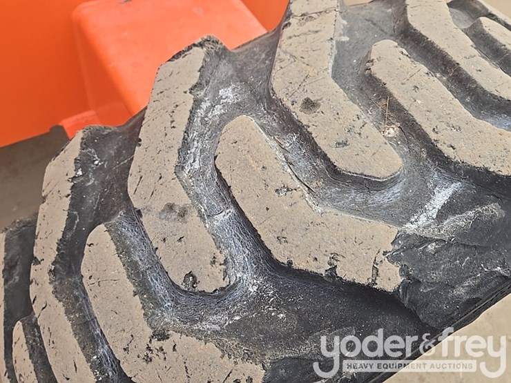 2015-jlg-600s-image-15