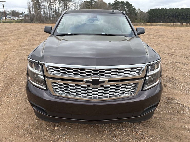 2015-chevrolet-tahoe-lt-image-5