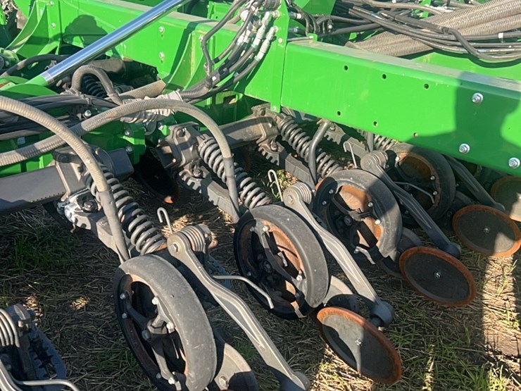 2018-john-deere-1910-image-128