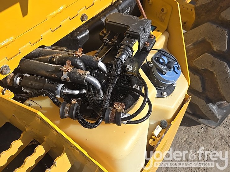 2018-deere-310sl-image-73