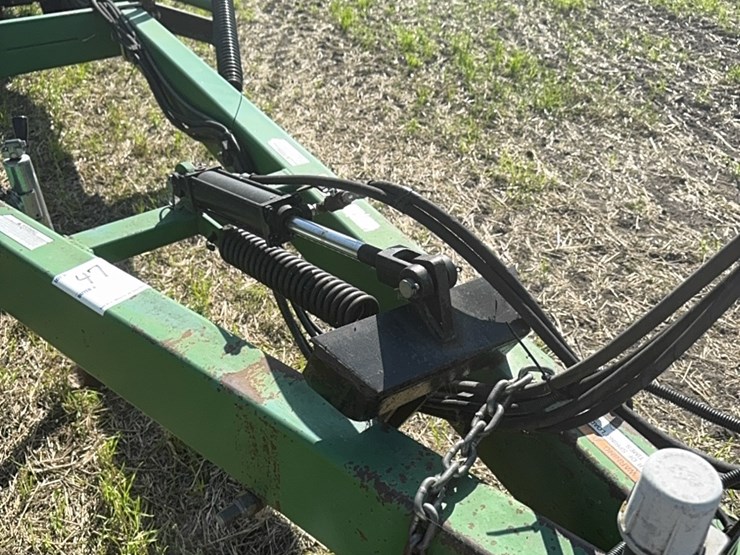 70’-summers-heavy-harrow,-hydraulic-down-pressure,-auto-fold-image-8