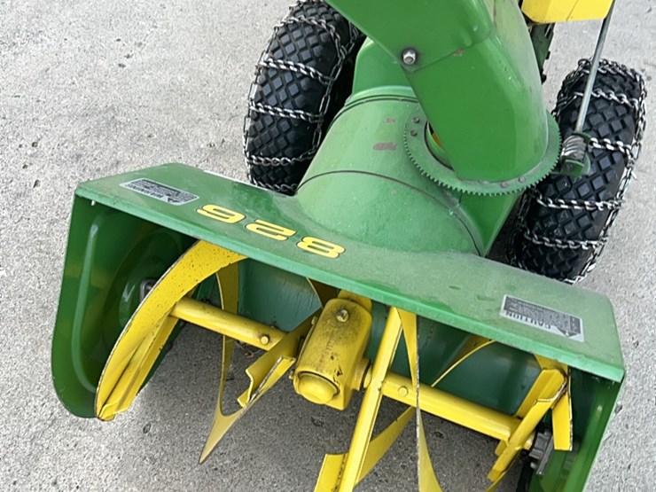 john-deere-model-826-snowblower,-nice-shape,-low-time,-stored-inside,-electric-start-image-10
