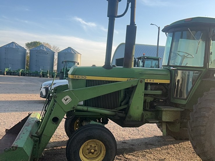 john-deere-4430-image-36