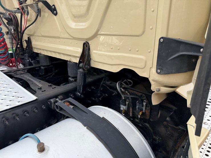 #40955-•-2016-freightliner-cascadia-t/a-daycab-truck-tractor-3akjged54gshn2294-image-39