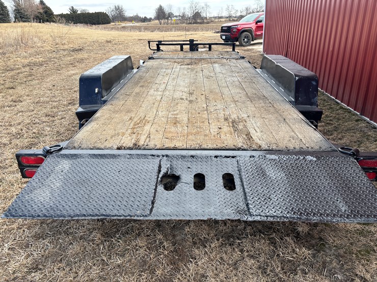 #2276-•-2013-b-&-b-20'-tandem-axle-tilt-bed-trailer-image-3