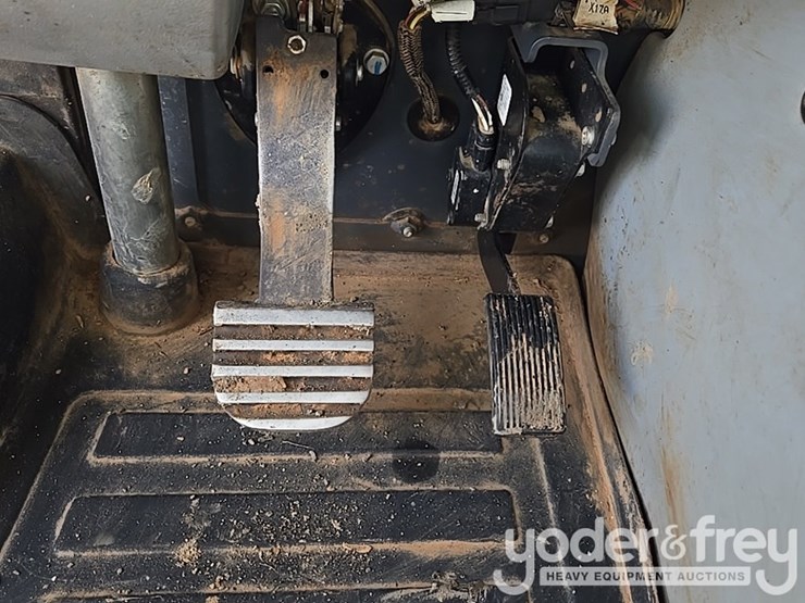 2018-deere-460e-image-83