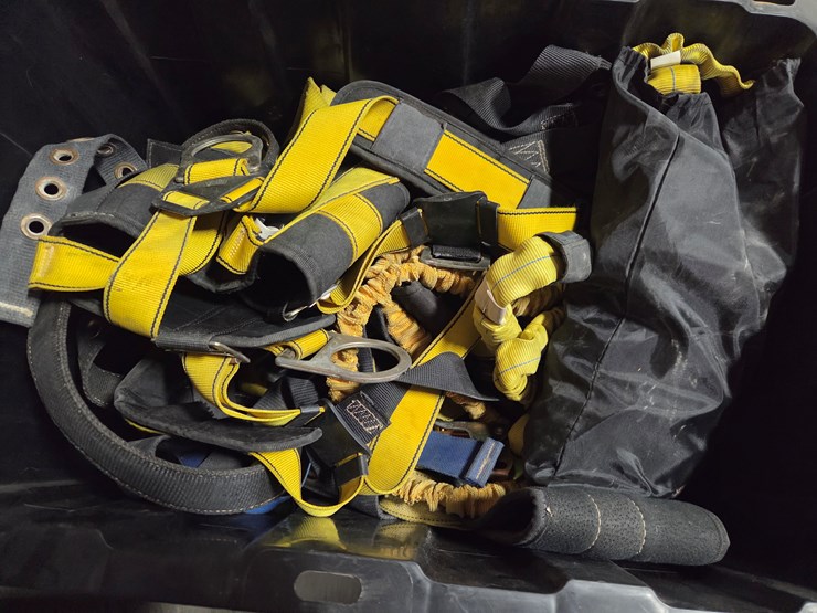 #5369-•-(2)-bins-of-safety-harnesses-image-4