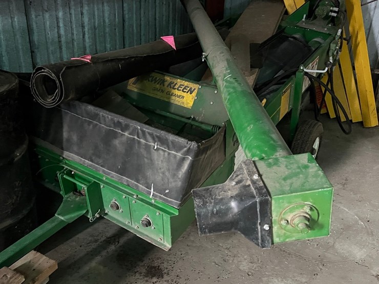 lot-35.-5-tube-model-572--kwik-kleen,-hyd.-drive,-wheat-screens,-always-shedded-image-8