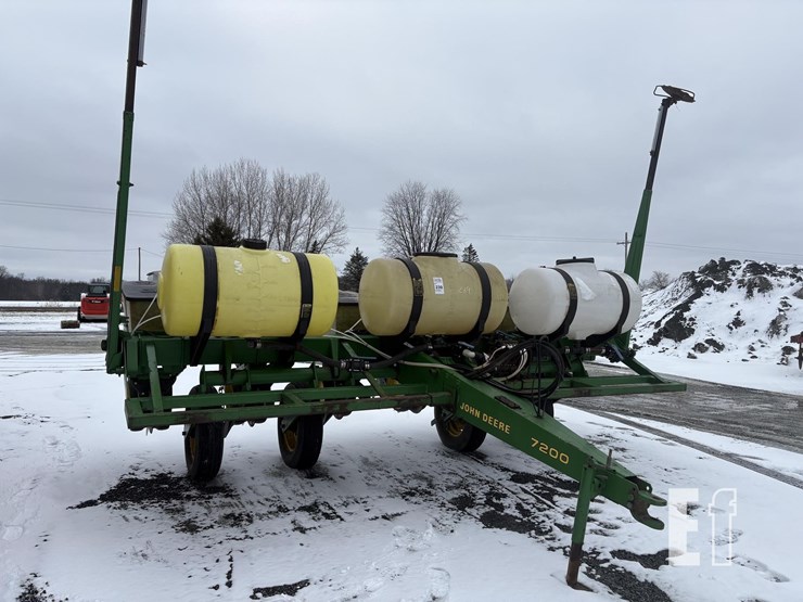 john-deere-7000-image-1