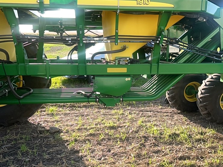 2018-john-deere-1910-image-243