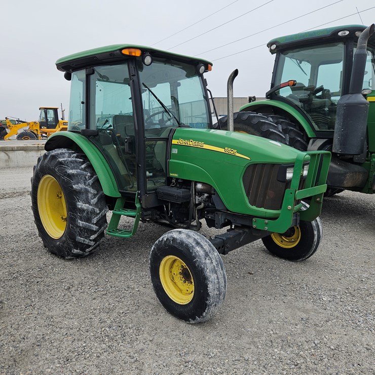 JOHN DEERE 5525
