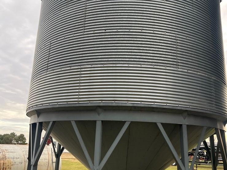 lot-21.-cenex-hopper-bin,-micada-bottom,-includes-golden-air-single-phase-bin-fan-image-14