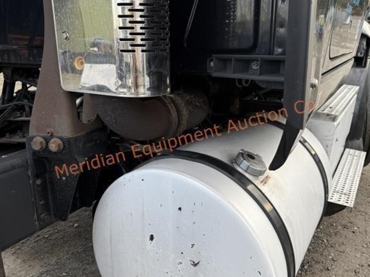 2017-international-prostar-image-16