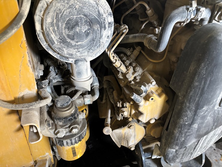 2013-caterpillar-226b3-image-21