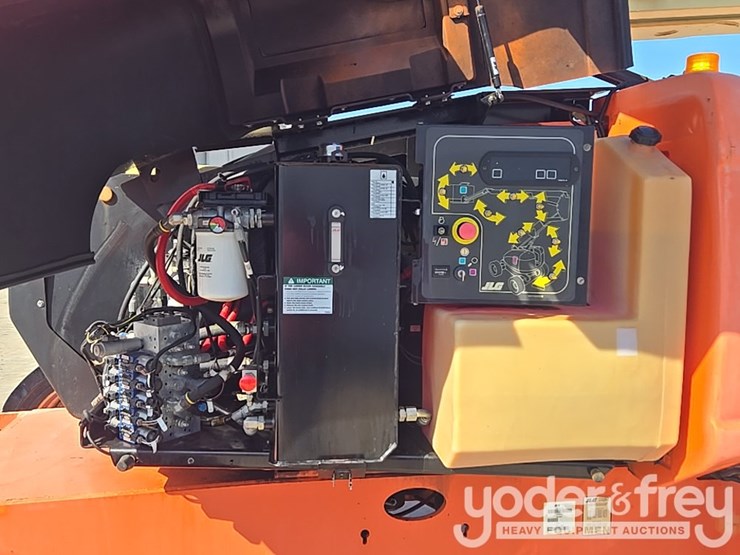 2017-jlg-600aj-image-40