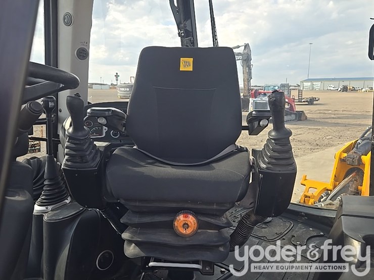 2017-jcb-3cx-image-88