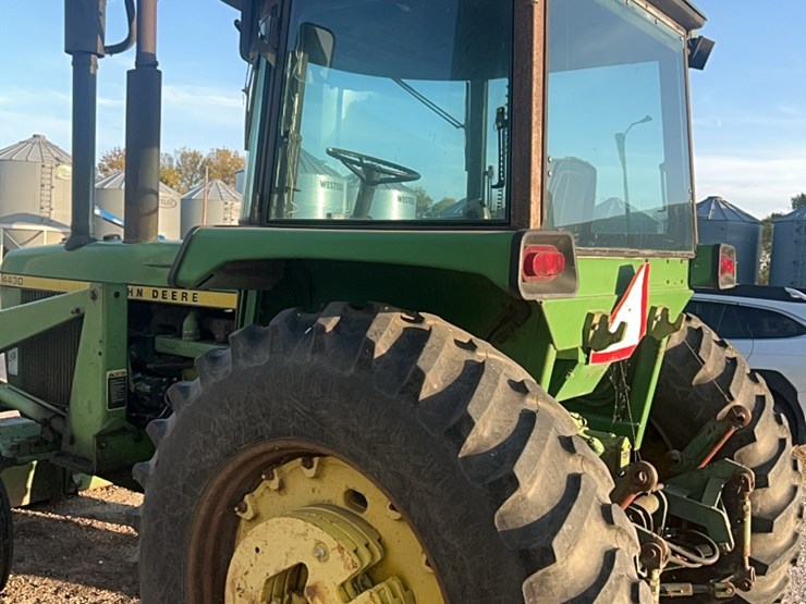 john-deere-4430-image-23