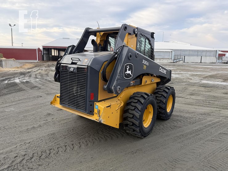 2024-deere-330g-image-8