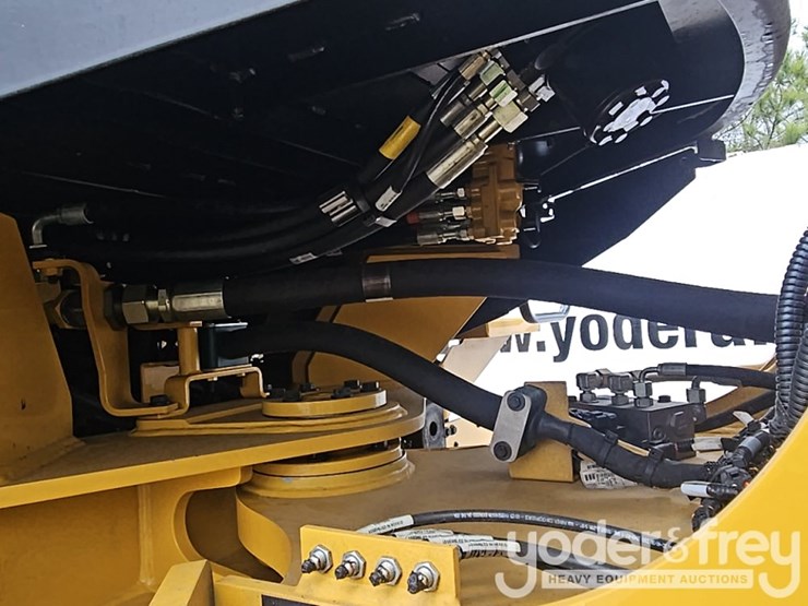 2026-caterpillar-926-image-22