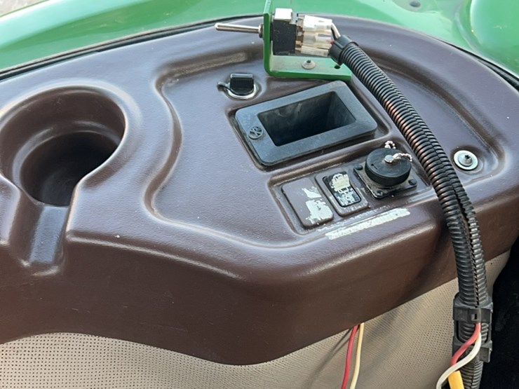 2010-john-deere-2010-image-80