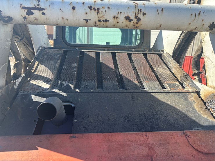 2007-bobcat-t300-image-11