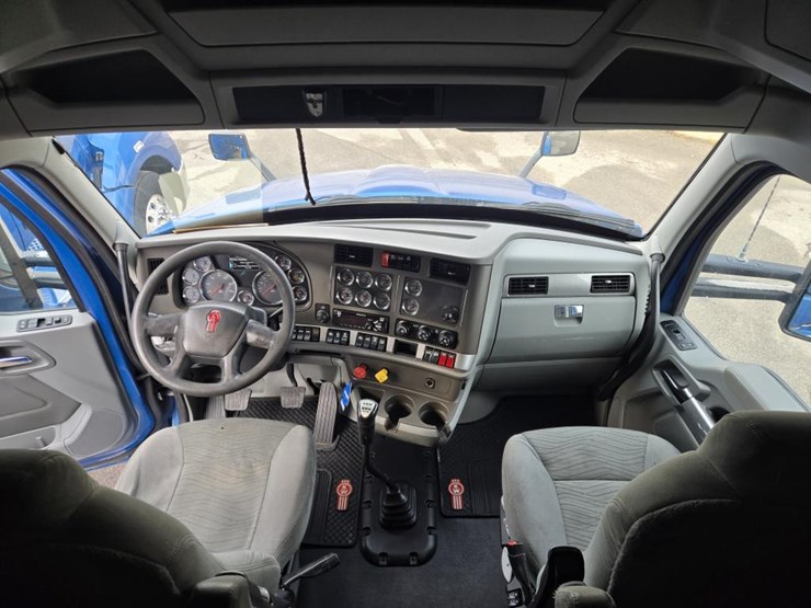 2018-kenworth-t680-image-69