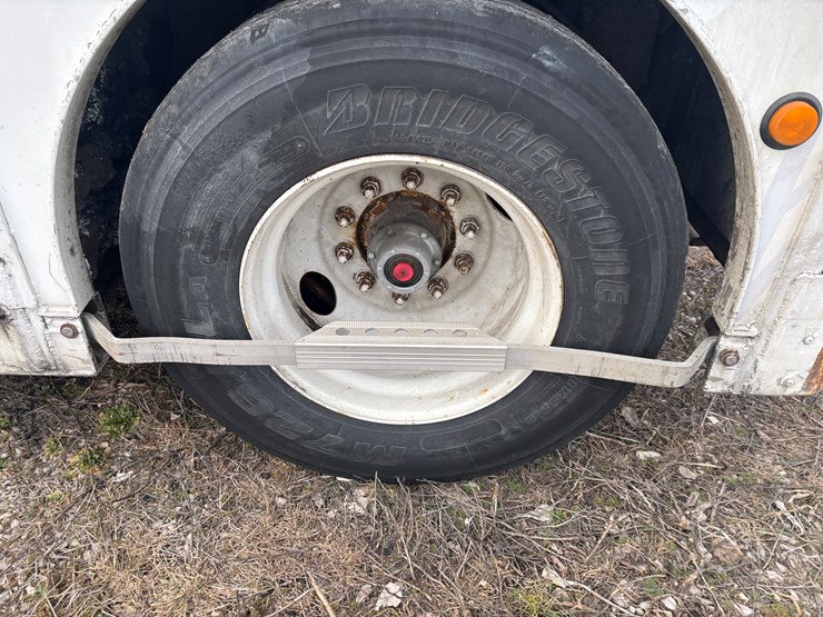 2001-hackney-beverage-trailer-image-41