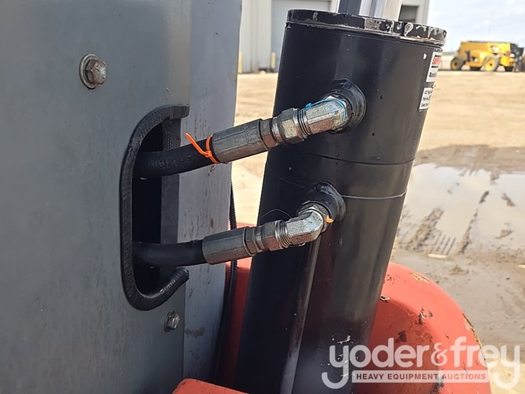 2017-skyjack-sj843th-image-40