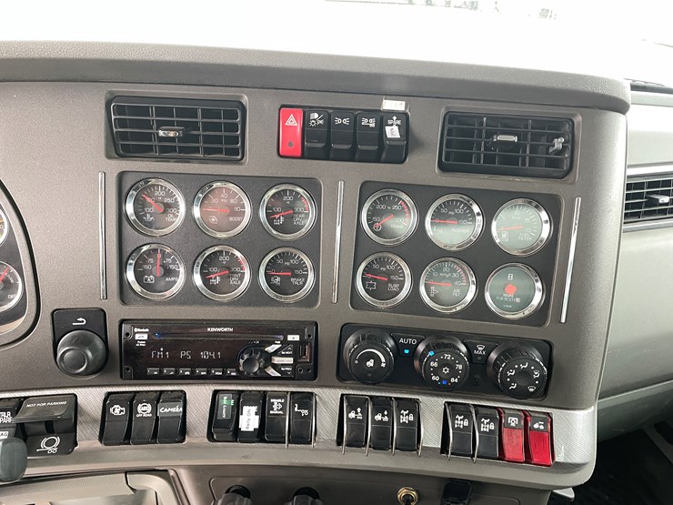 2019-kenworth-t880-image-85