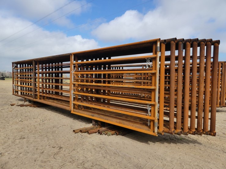 (10)-free-standing-24'-cow-panels-w/2-gates-image-1