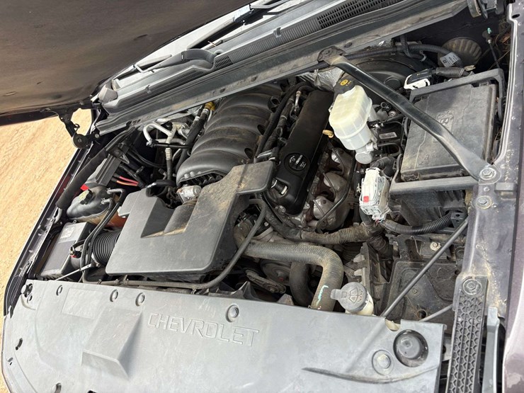 2015-chevrolet-tahoe-lt-image-25