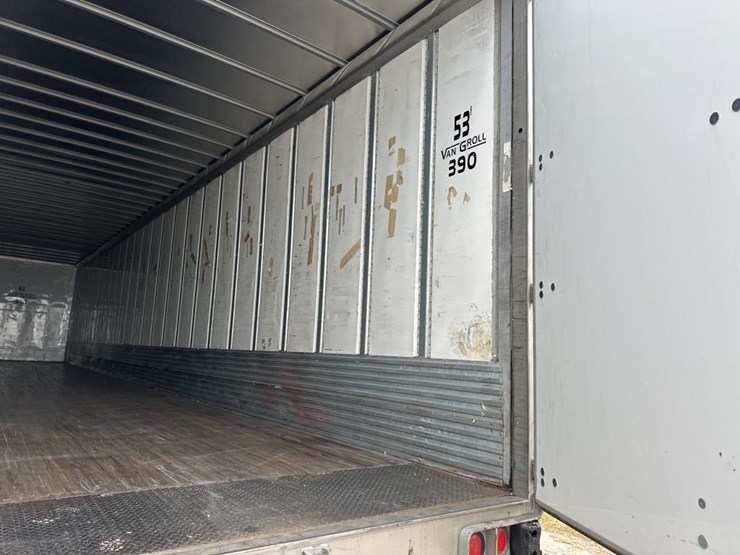 2016-utility-53'-image-22