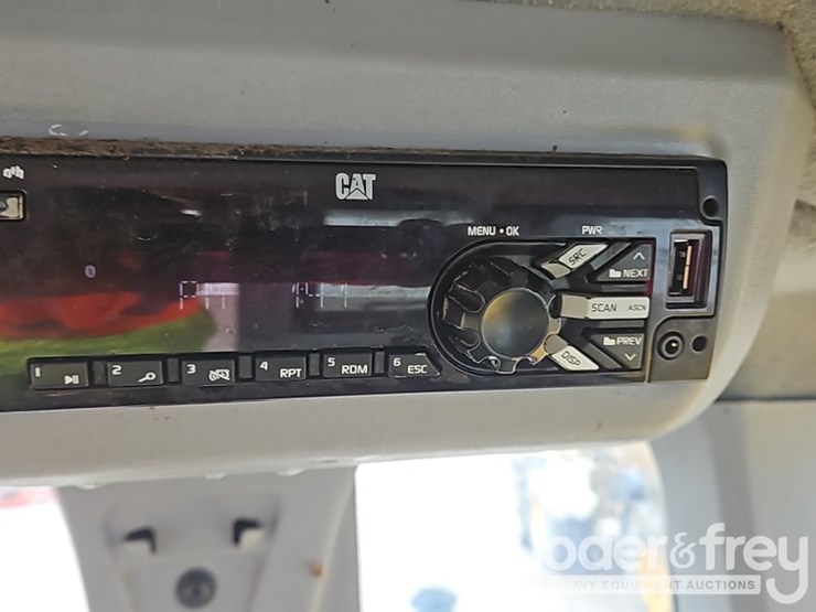 2021-caterpillar-930m-image-41