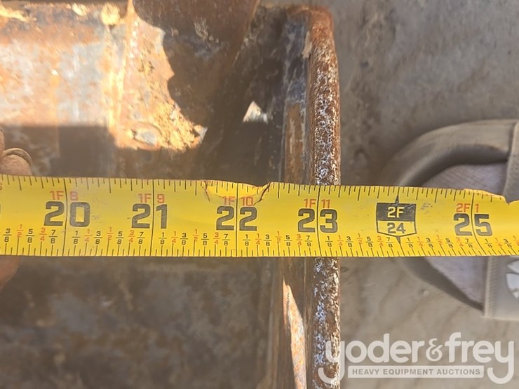 2020-deere-35g-image-29